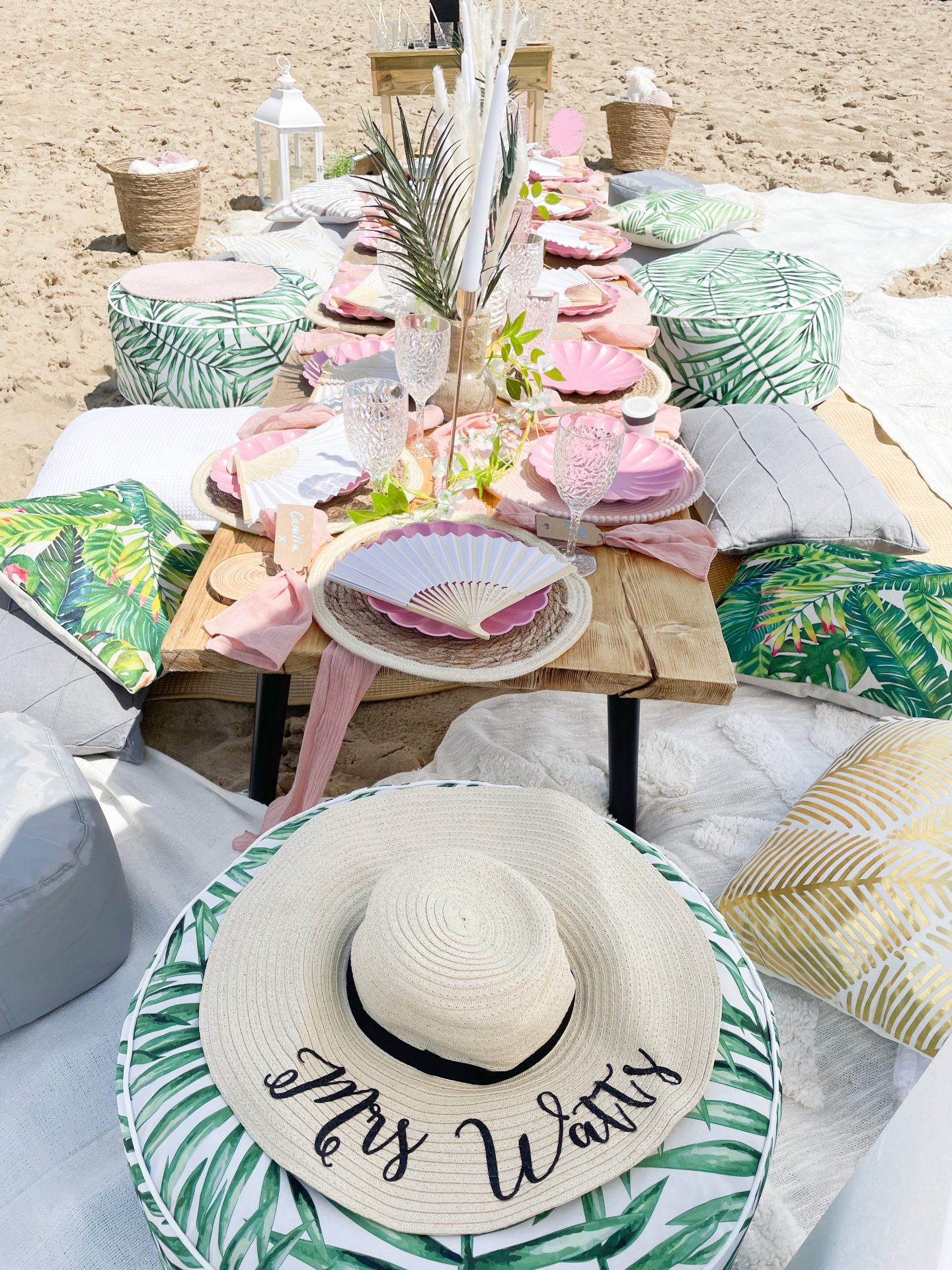 Luxe picnic table hire